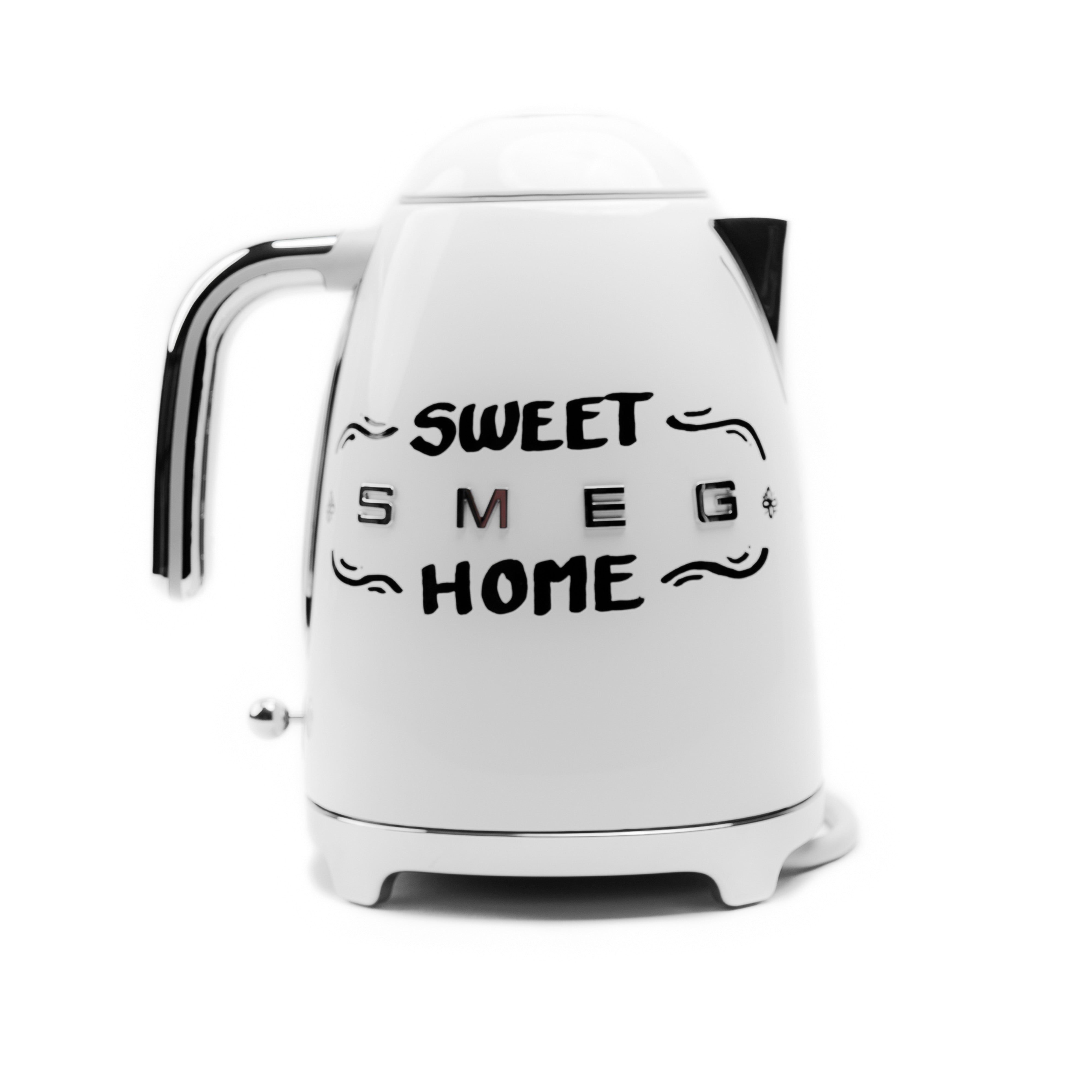 Smeg KLF03 Electric Kettle by Roxana Frontini Series "Love Sweet Home"